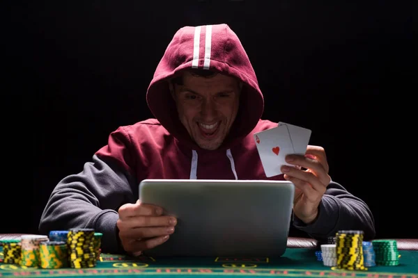 The Psychology of Gambling: Staying in Control